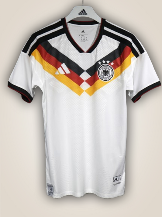 חולצת בית של נבחרת גרמניה