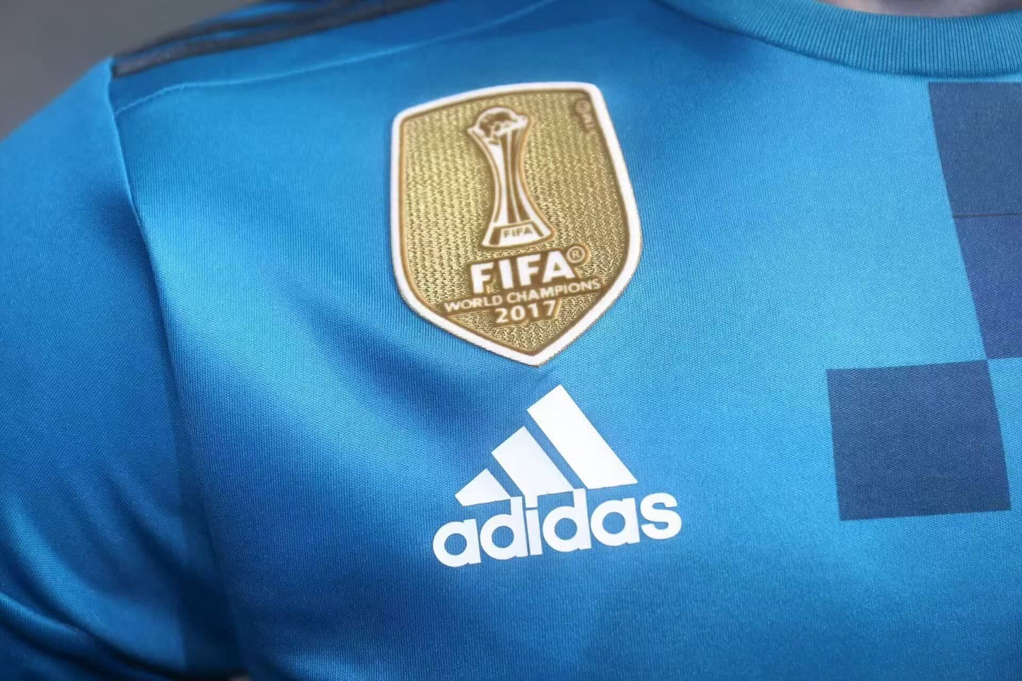 חולצת רטרו של ריאל מדריד לעונת 2017/18