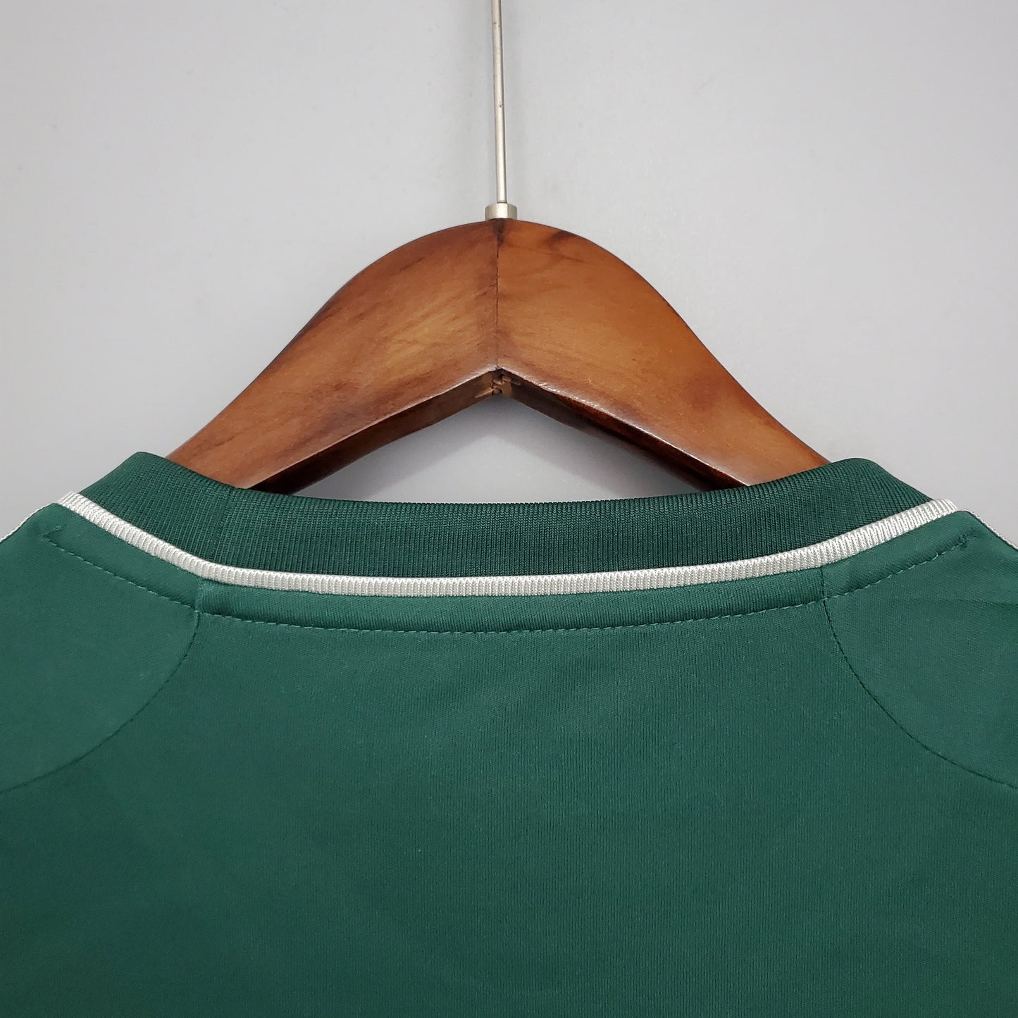 חולצת רטרו של ריאל מדריד לעונת 2012/13