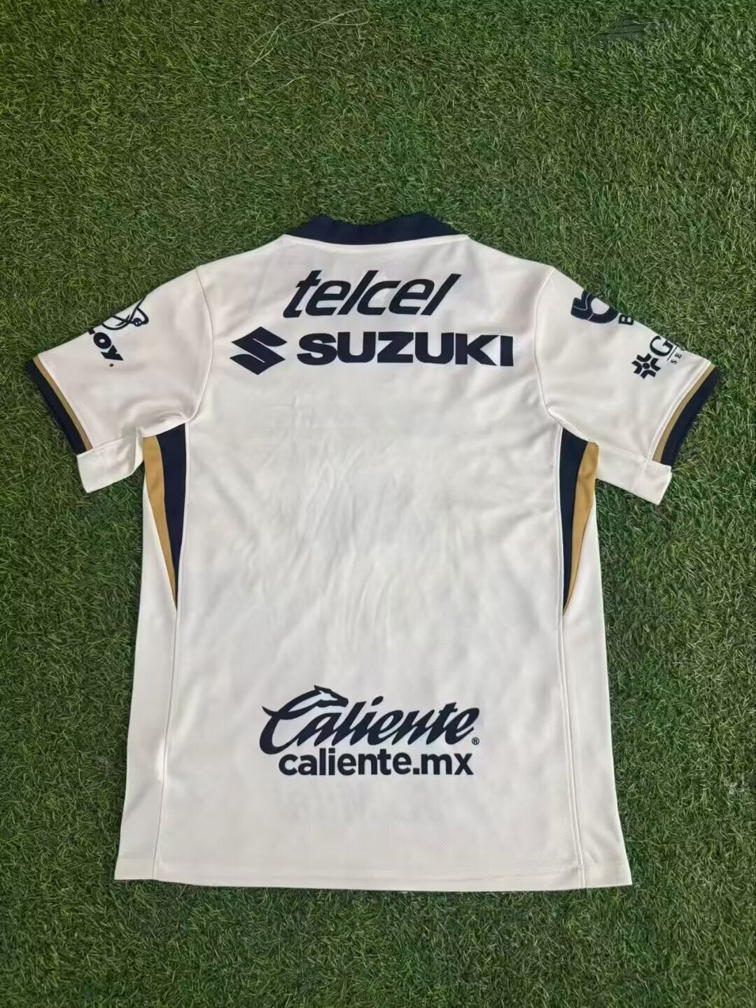 חולצת בית אוניברסידד נסיונל לעונת 2025/26